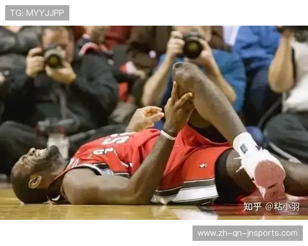 穆迪无对抗下膝盖变形重伤离场转播信号中断引球迷担忧